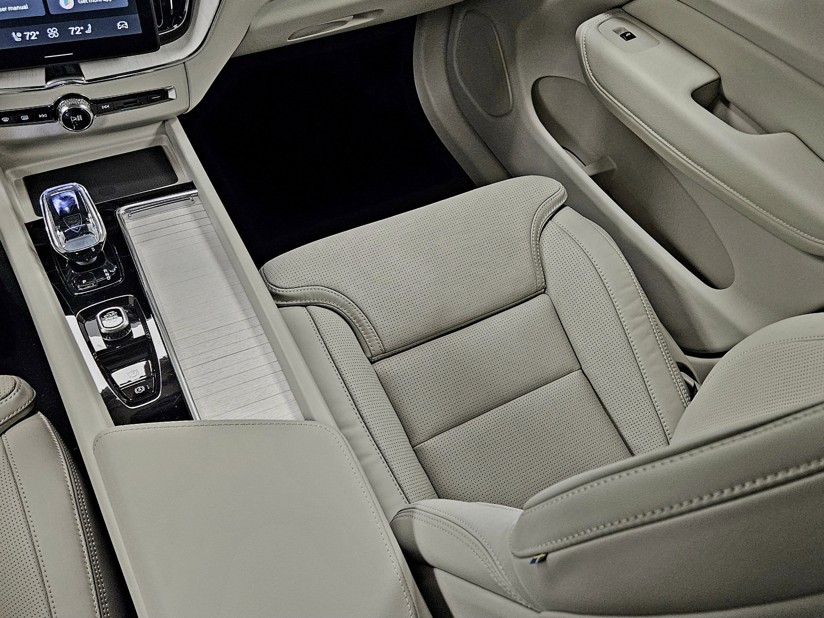 2026 Volvo XC60 Plug-In Hybrid Ultra