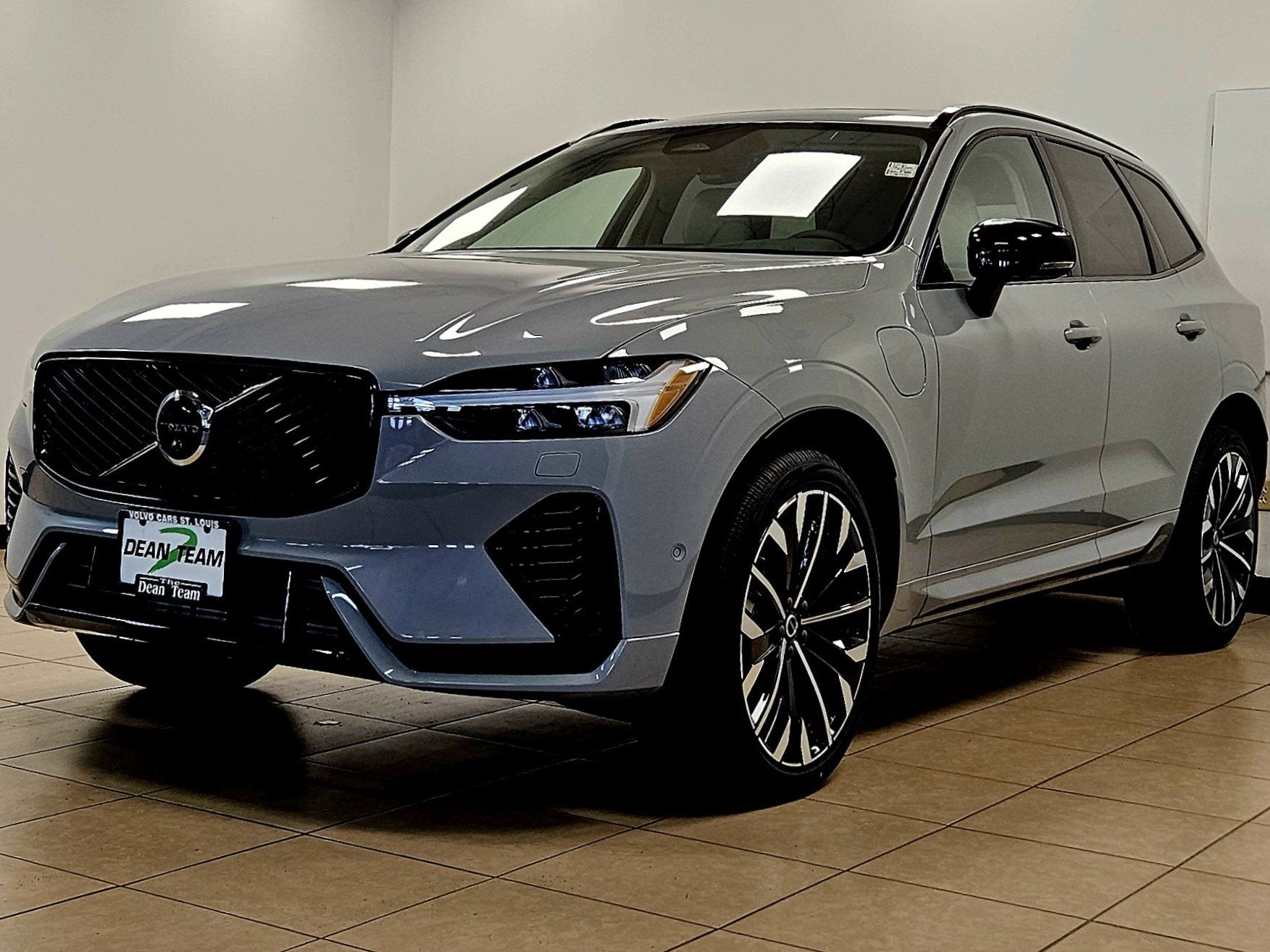 2026 Volvo XC60 Plug-In Hybrid Ultra