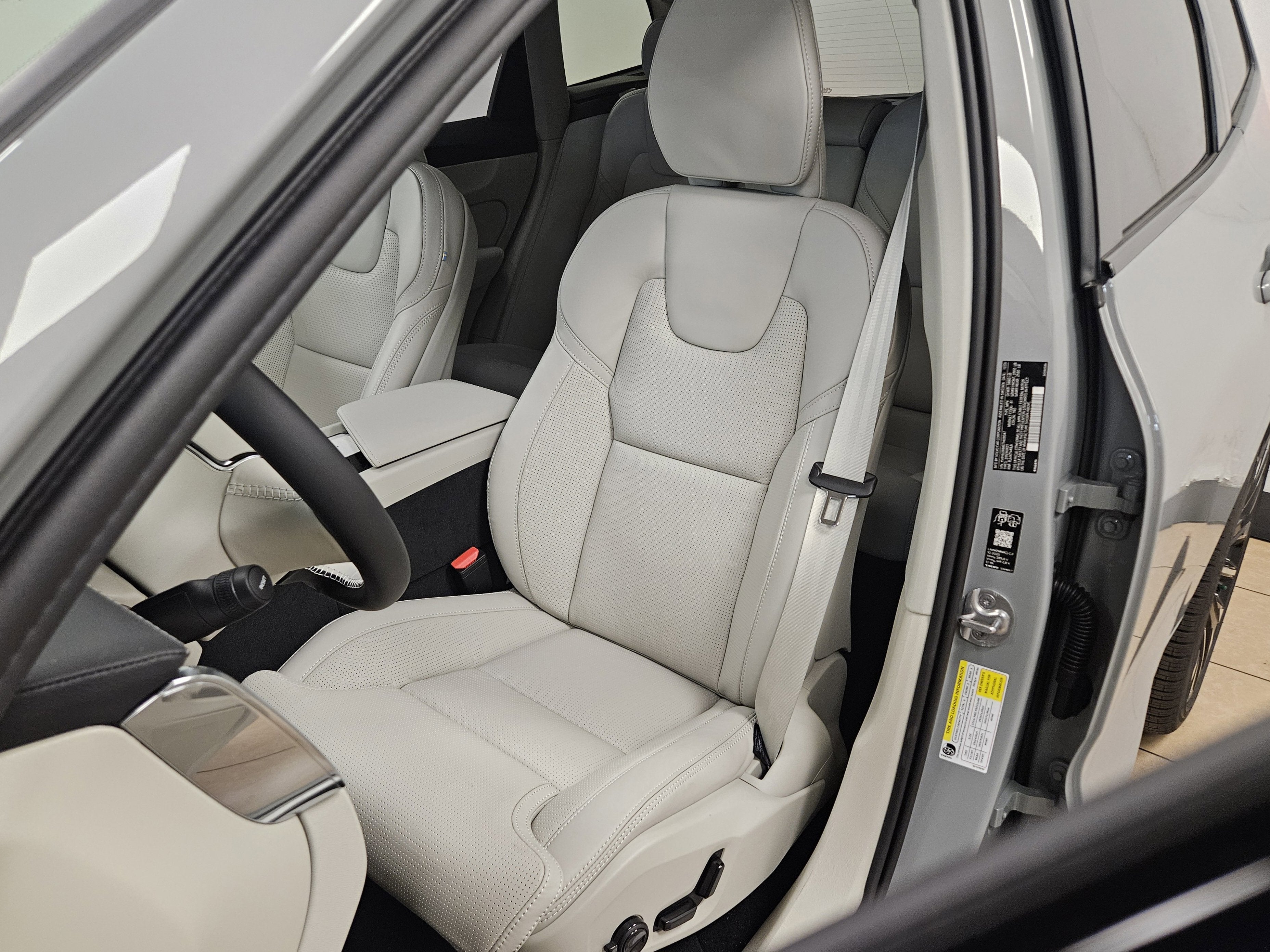 2026 Volvo XC60 Plug-In Hybrid Ultra