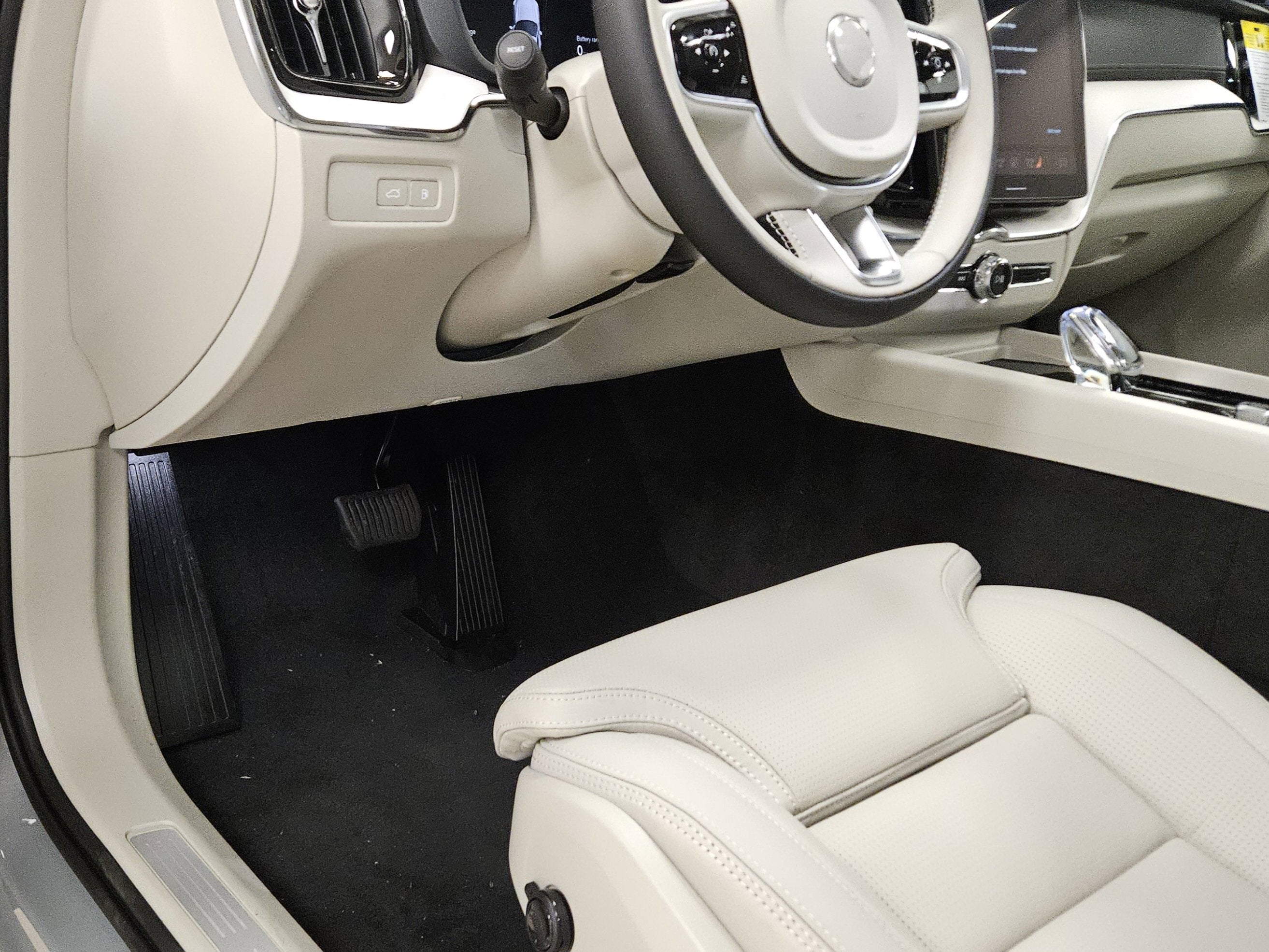 2026 Volvo XC60 Plug-In Hybrid Ultra