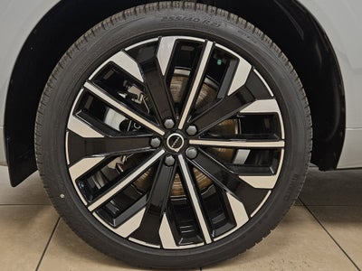 2026 Volvo XC60 Plug-In Hybrid Ultra