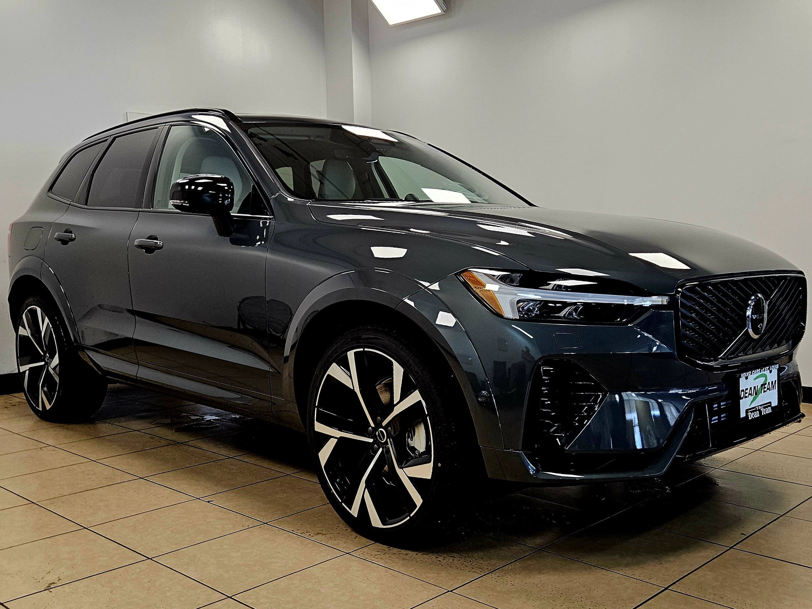 2026 Volvo XC60 Plug-In Hybrid Ultra