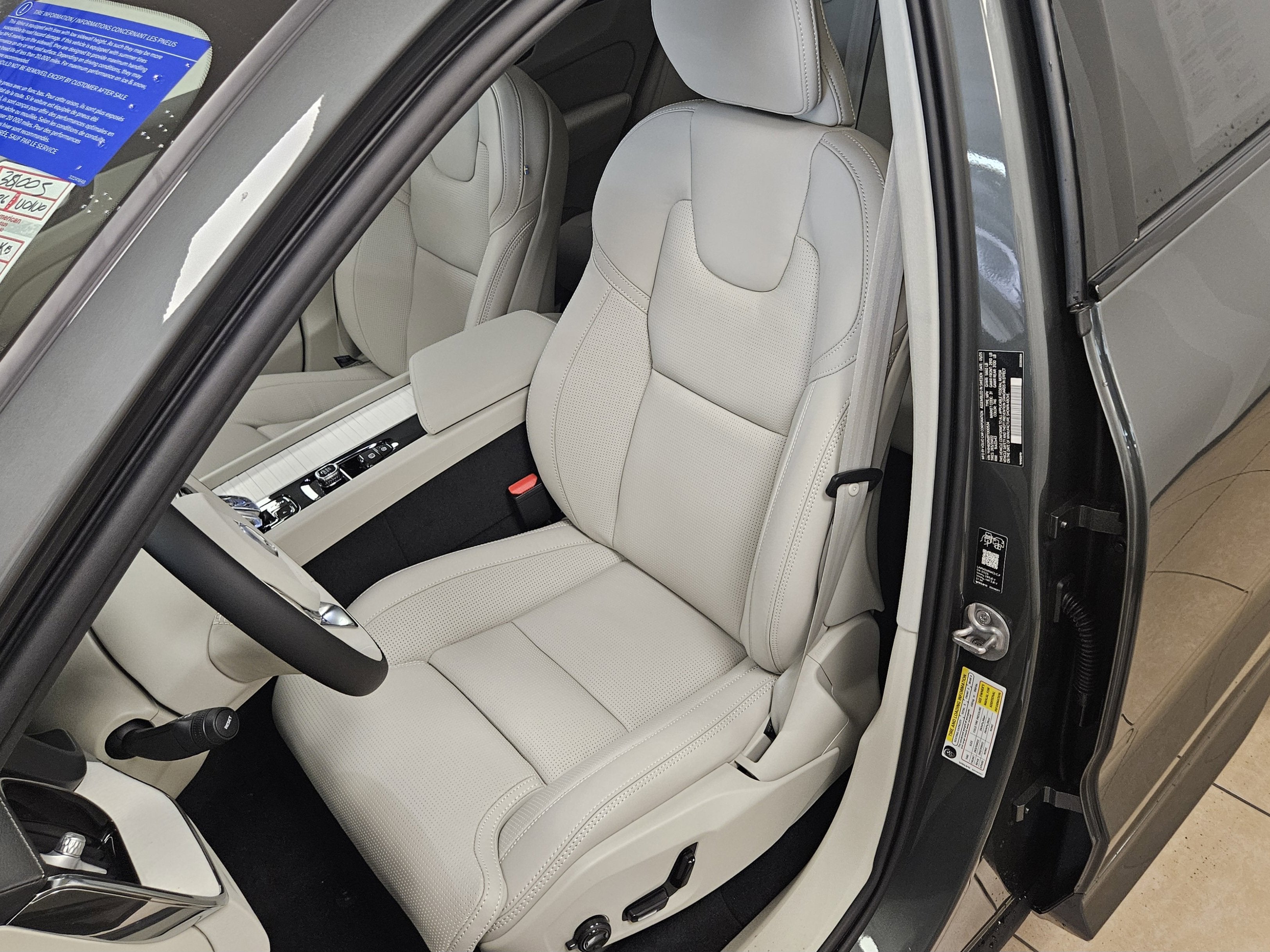 2026 Volvo XC60 Plug-In Hybrid Ultra