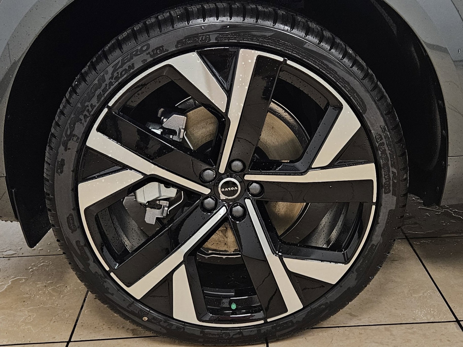 2026 Volvo XC60 Plug-In Hybrid Ultra