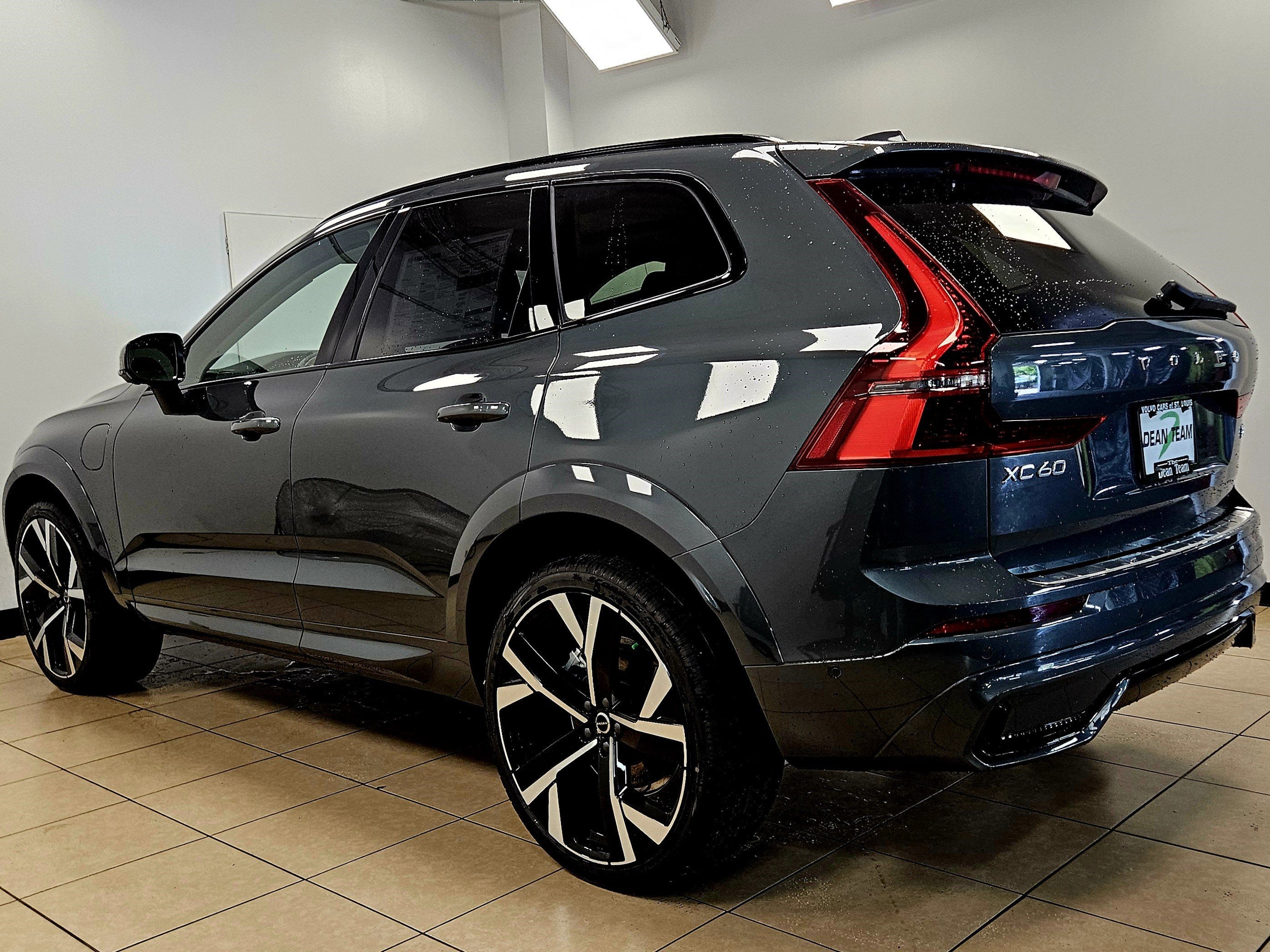 2026 Volvo XC60 Plug-In Hybrid Ultra