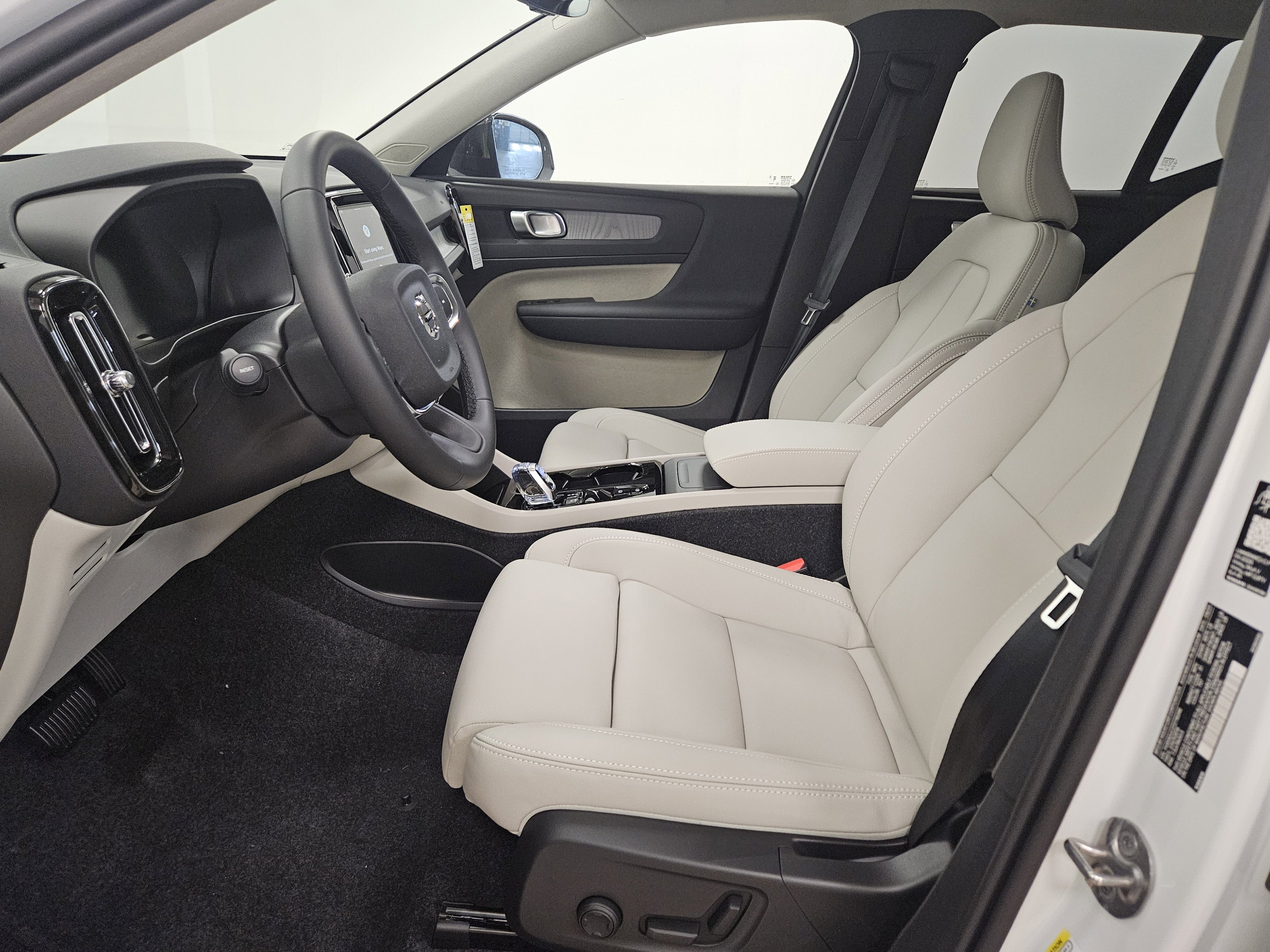 2026 Volvo XC40 Plus