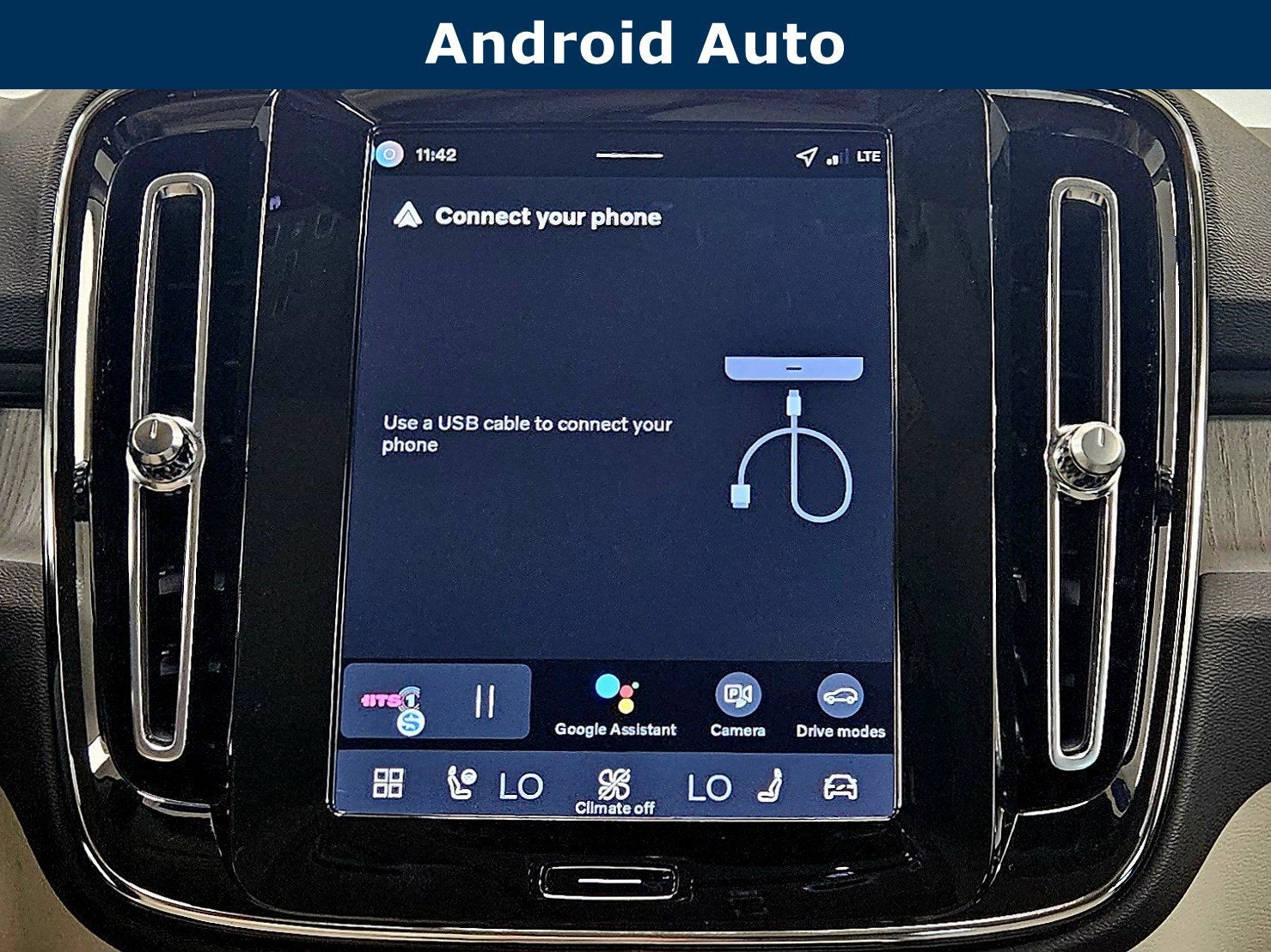 2026 Volvo XC40 Plus