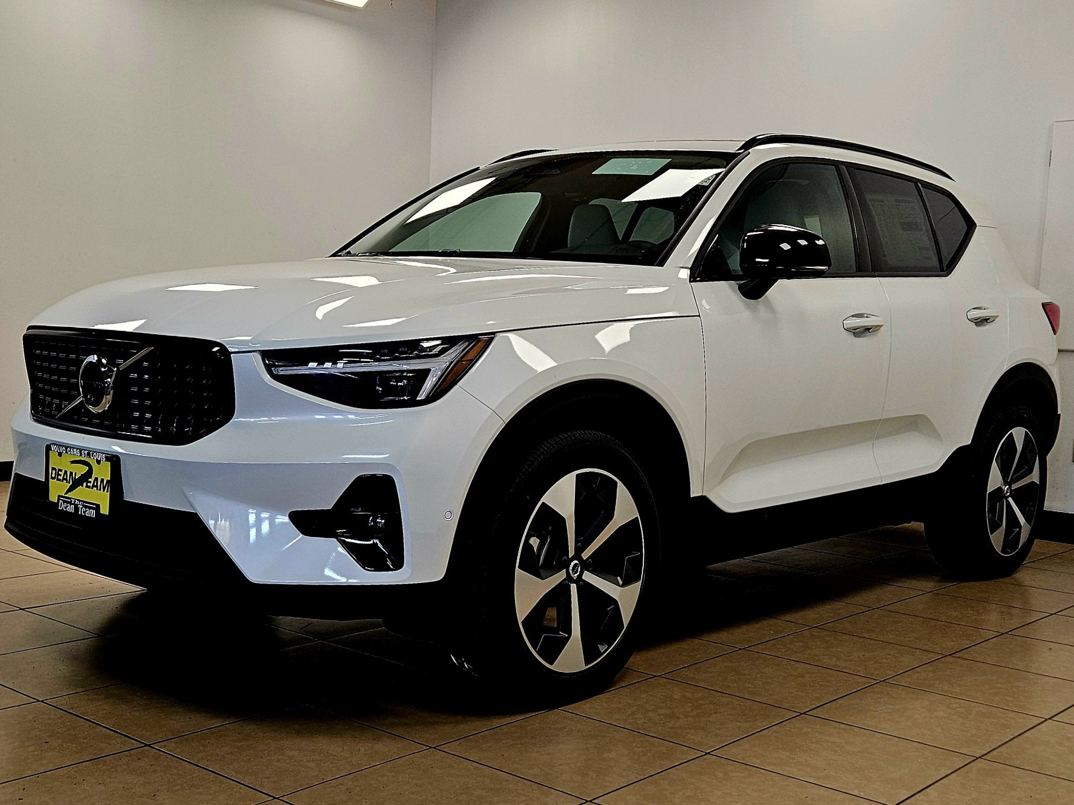 2026 Volvo XC40 Plus