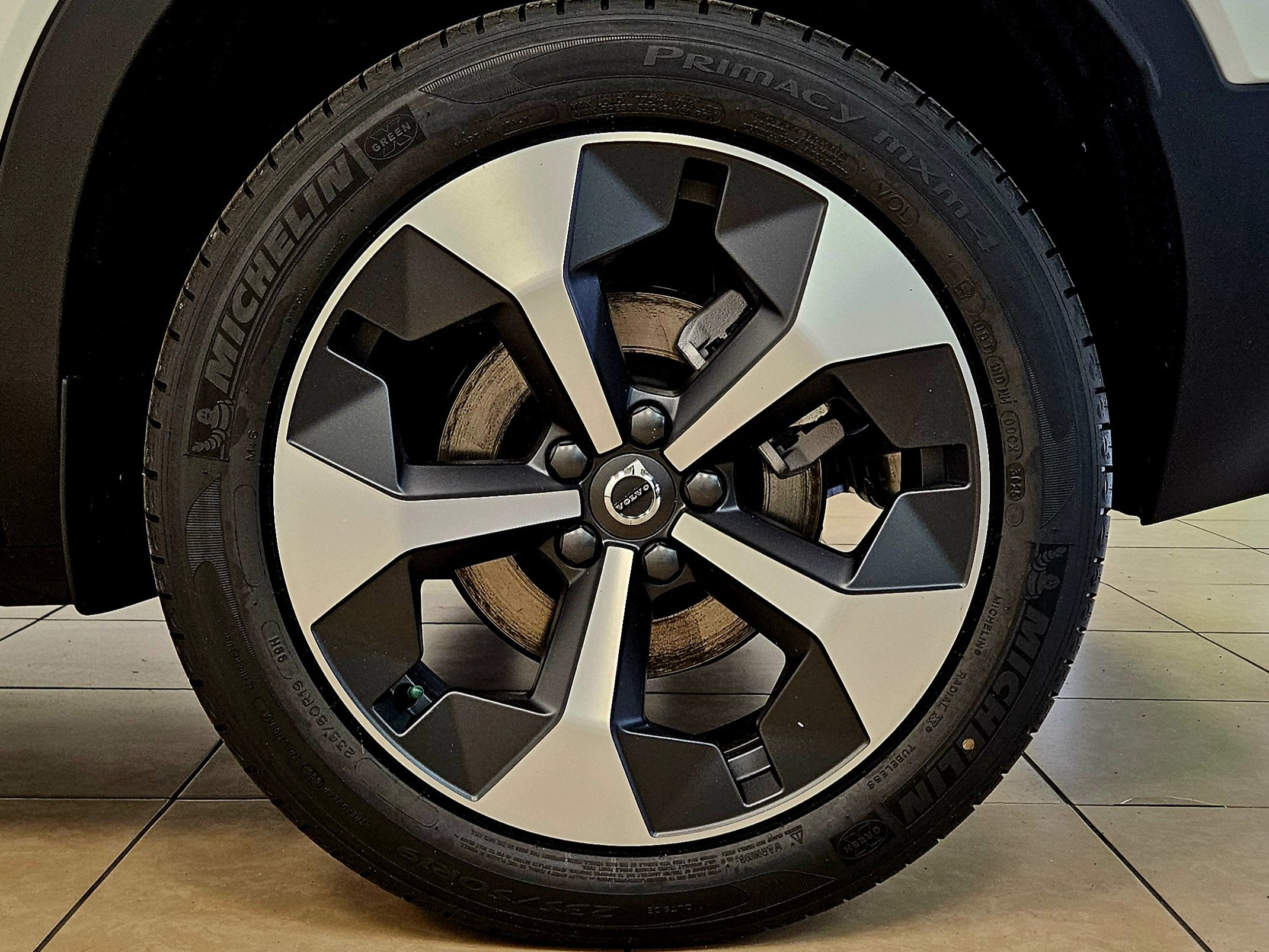 2026 Volvo XC40 Plus