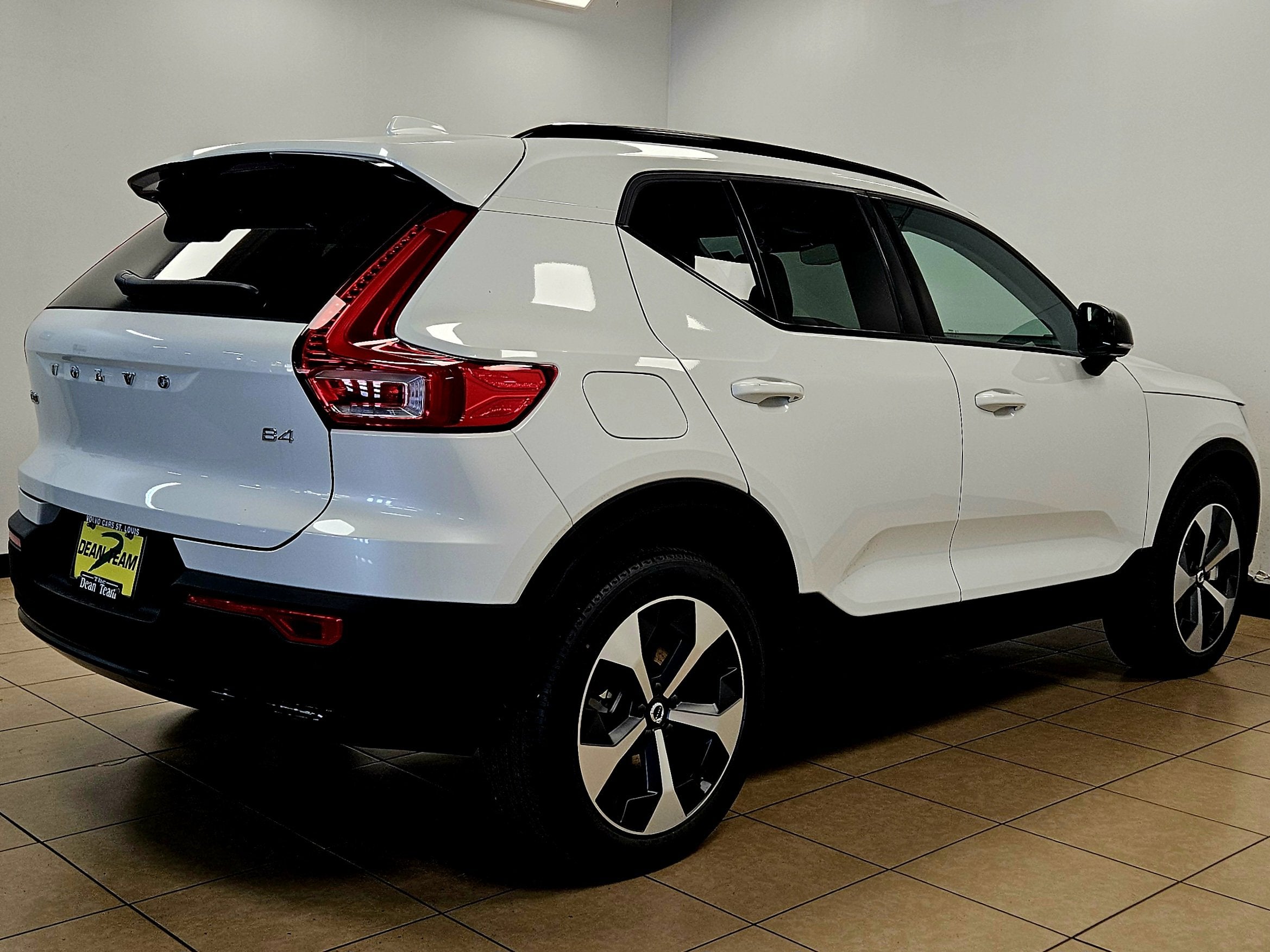 2026 Volvo XC40 Plus