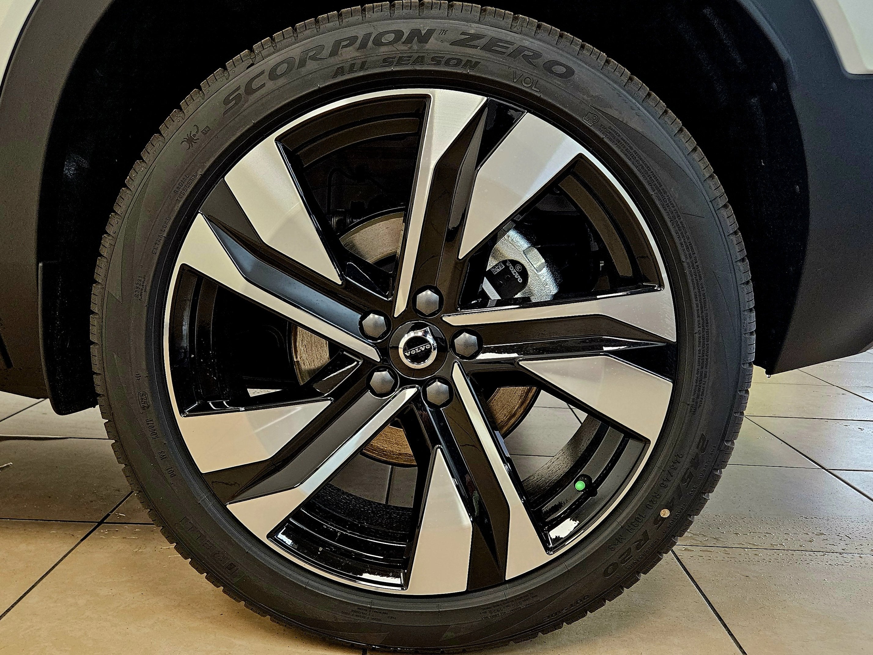 2026 Volvo XC40 Plus