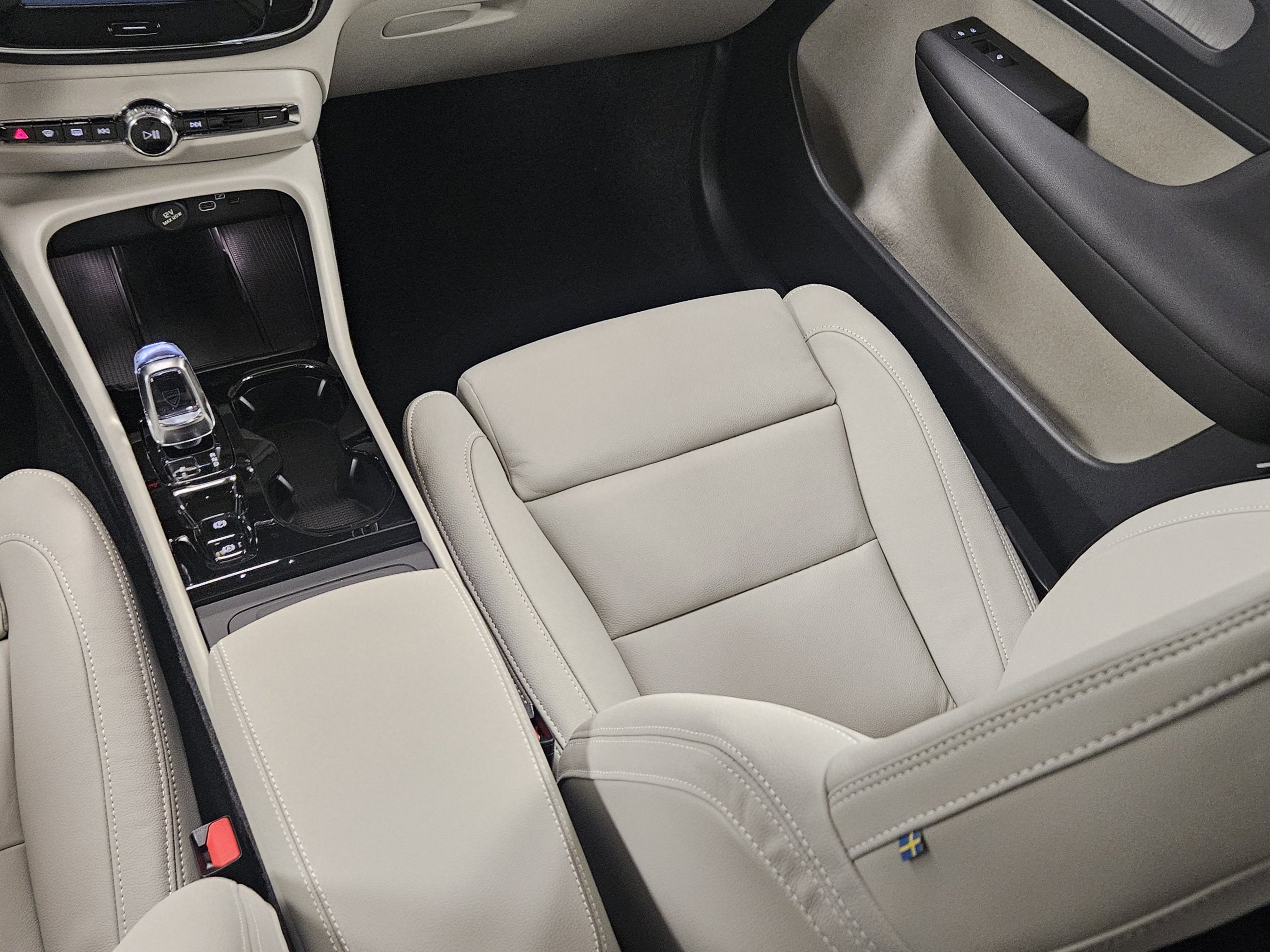 2026 Volvo XC40 Plus