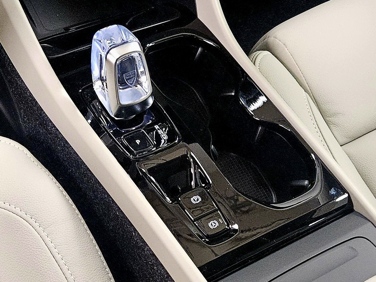 2026 Volvo XC40 Plus