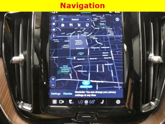 2023 Volvo XC60 Ultimate Dark Theme