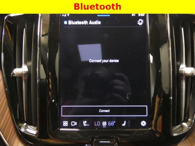 2023 Volvo XC60 Ultimate Dark Theme