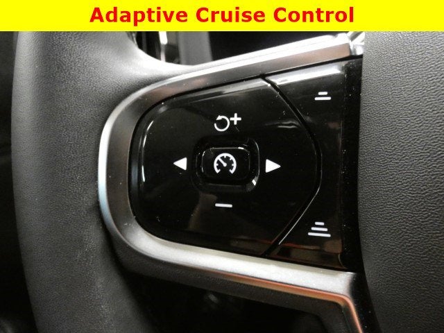 2023 Volvo XC60 Ultimate Dark Theme