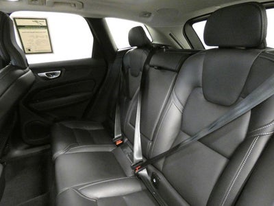 2023 Volvo XC60 Ultimate Dark Theme