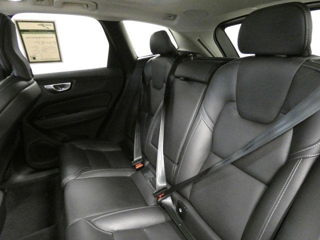 2023 Volvo XC60 Ultimate Dark Theme