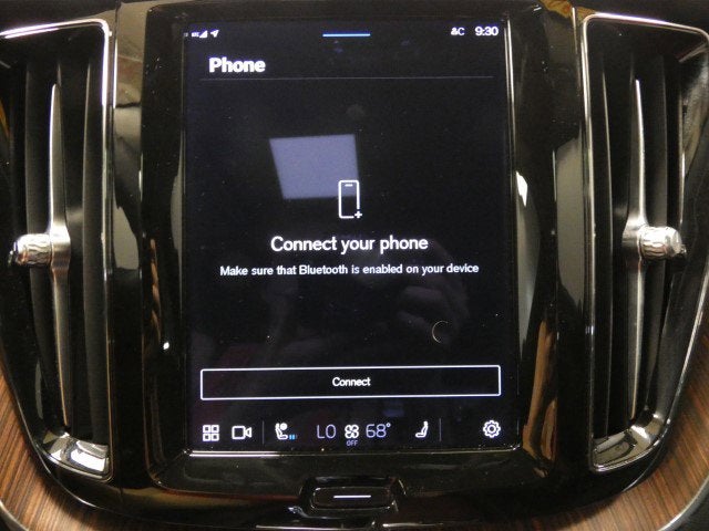 2023 Volvo XC60 Ultimate Dark Theme