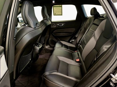 2022 Volvo XC60 R-Design