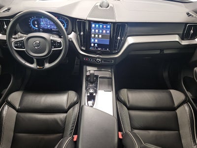 2022 Volvo XC60 R-Design