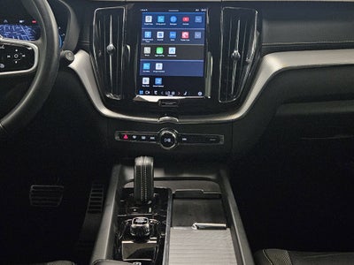 2022 Volvo XC60 R-Design