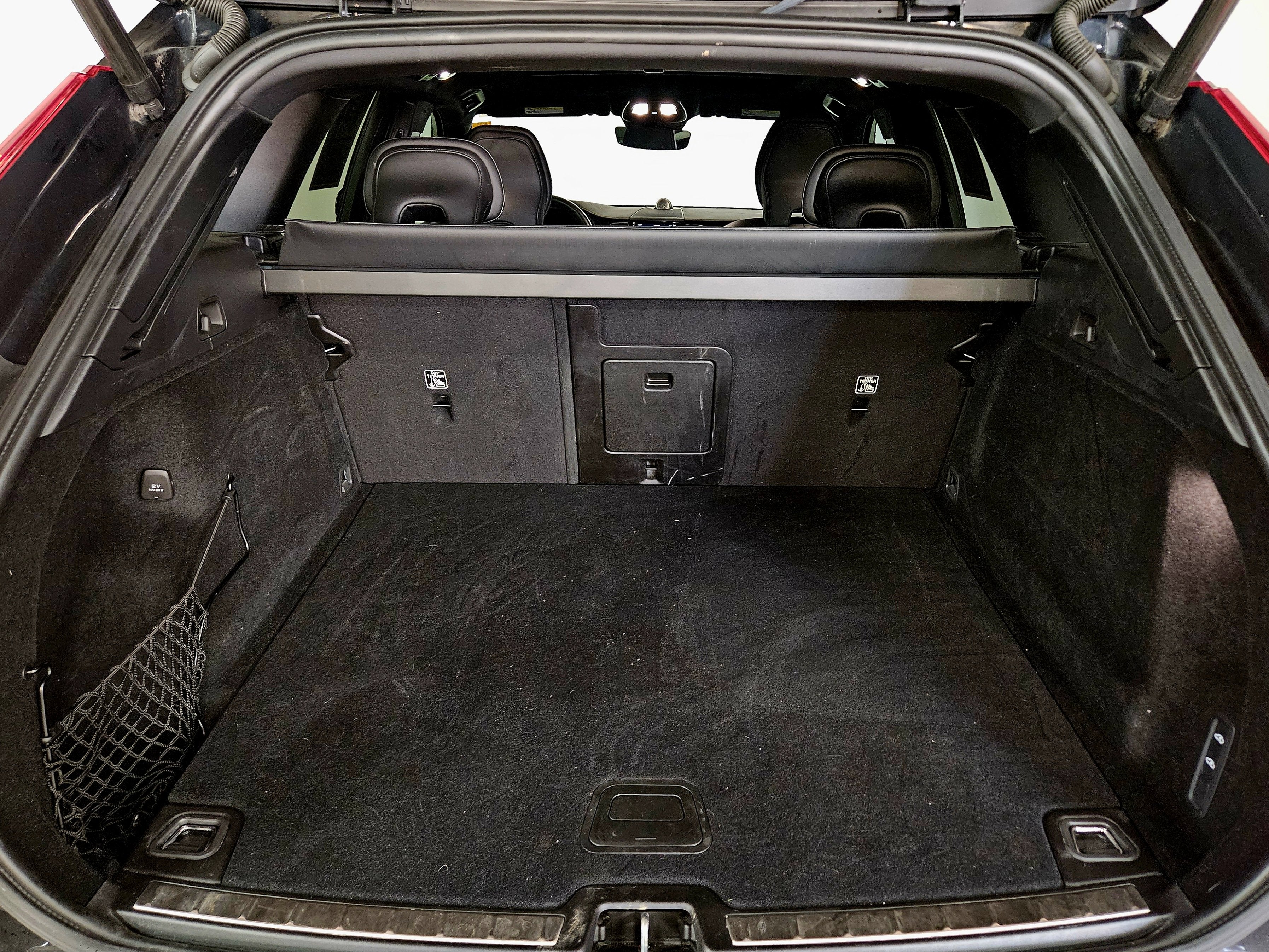 2022 Volvo XC60 R-Design