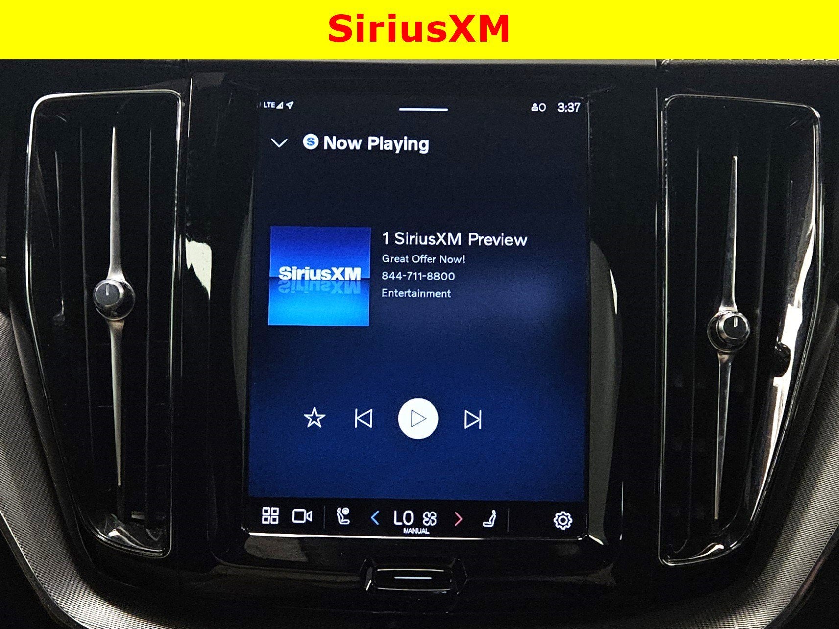 2022 Volvo XC60 R-Design