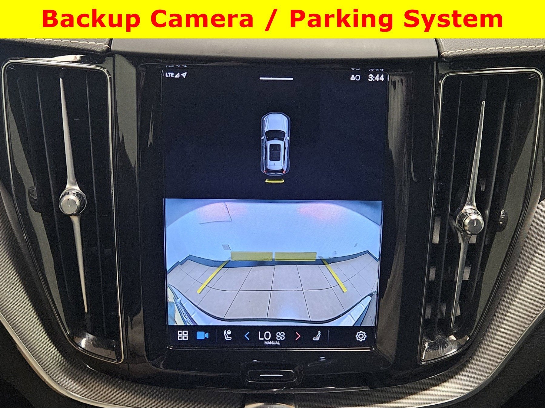 2022 Volvo XC60 R-Design