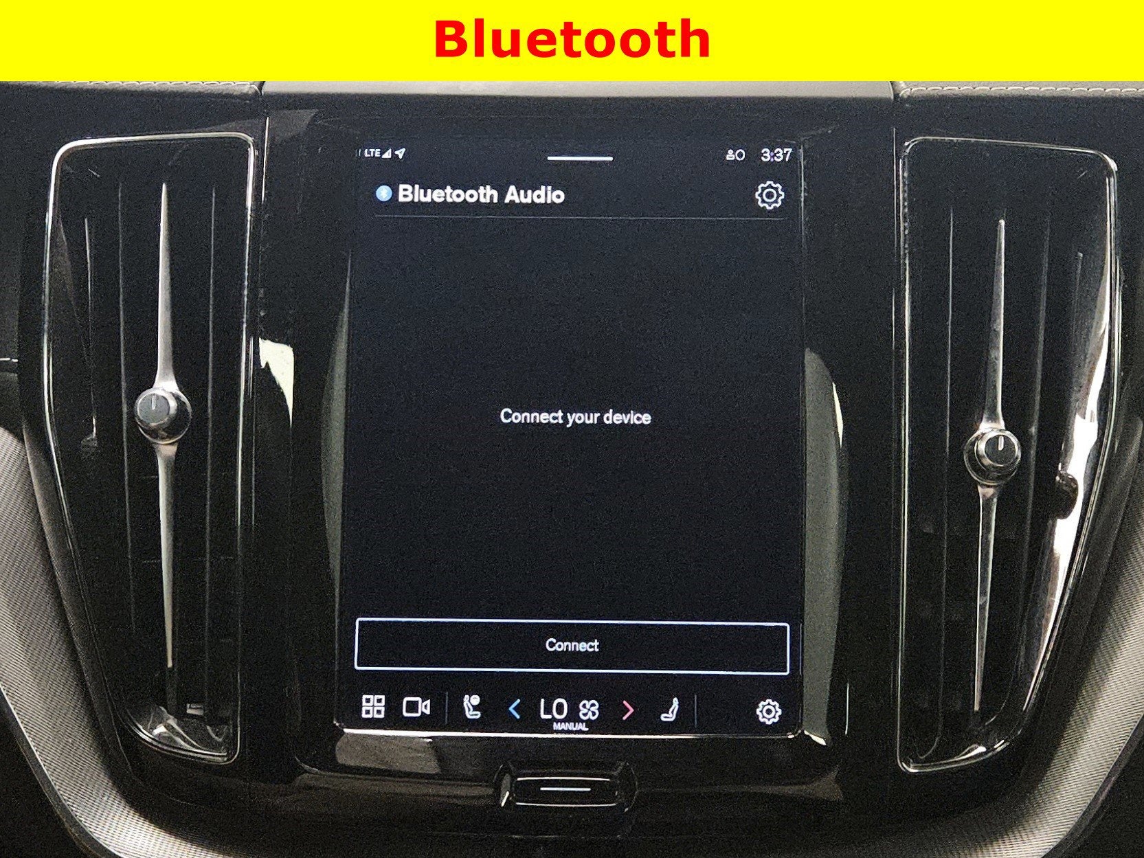 2022 Volvo XC60 R-Design