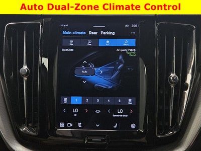 2022 Volvo XC60 R-Design