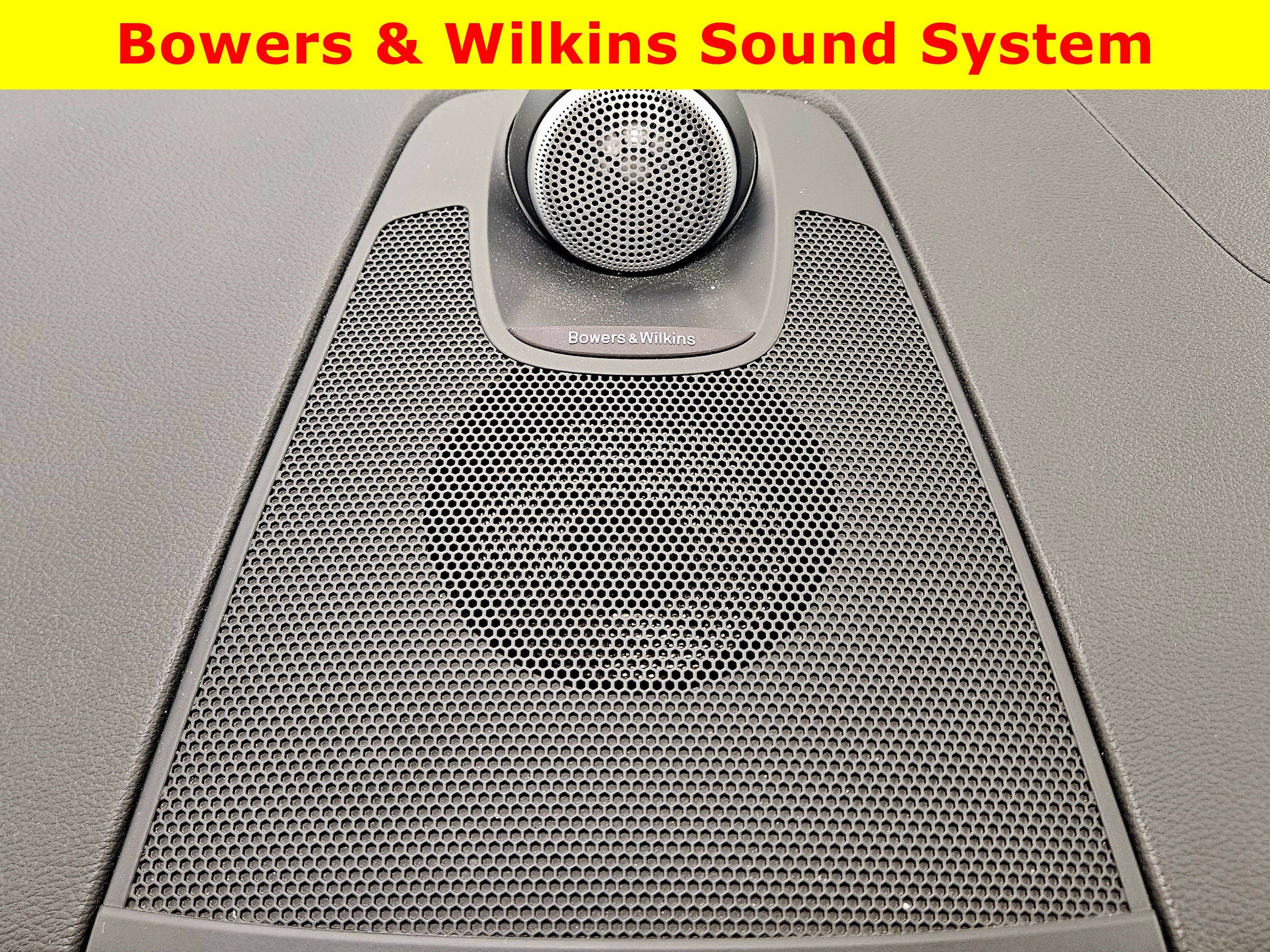 2022 Volvo XC60 R-Design