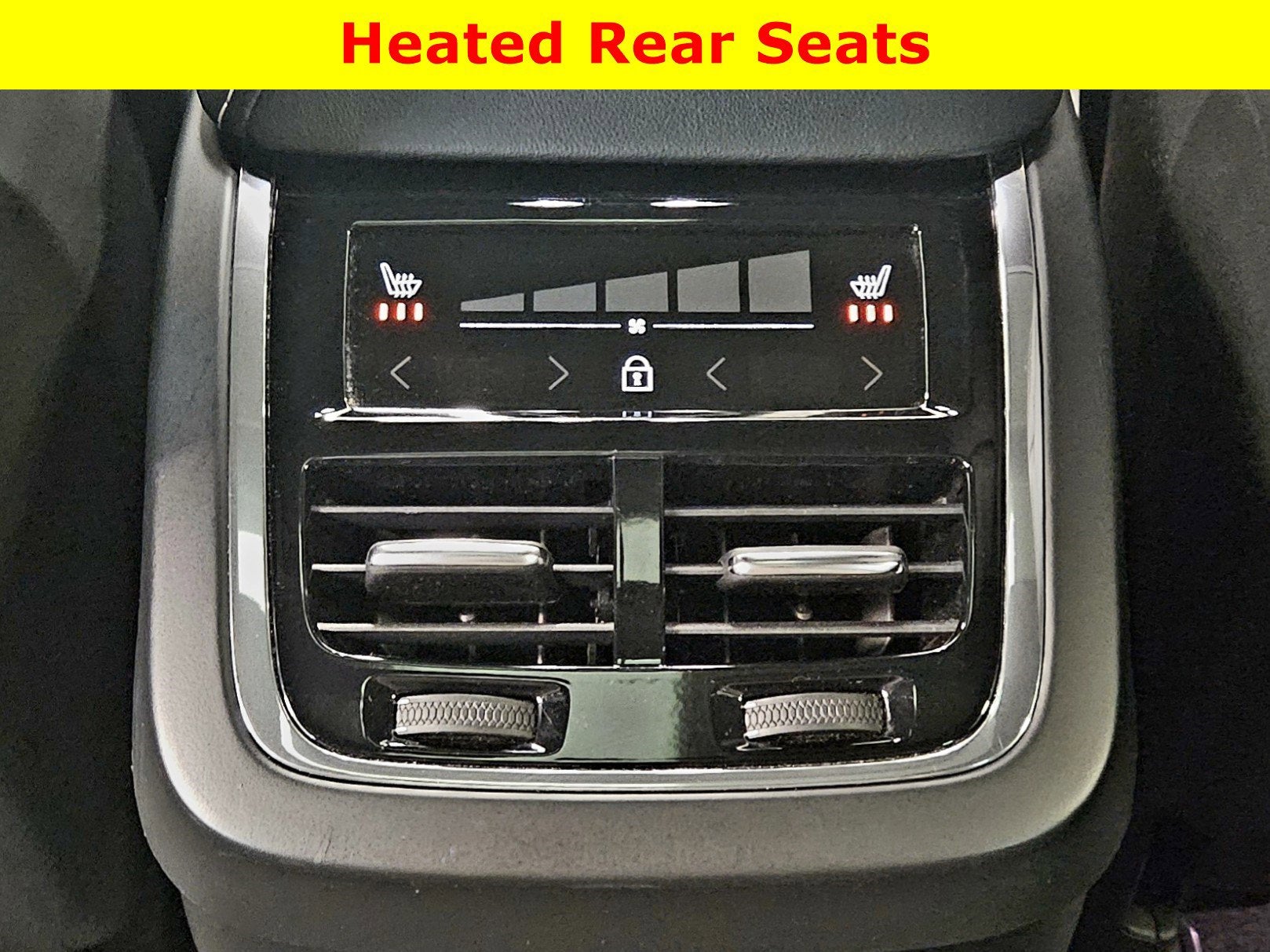 2022 Volvo XC60 R-Design