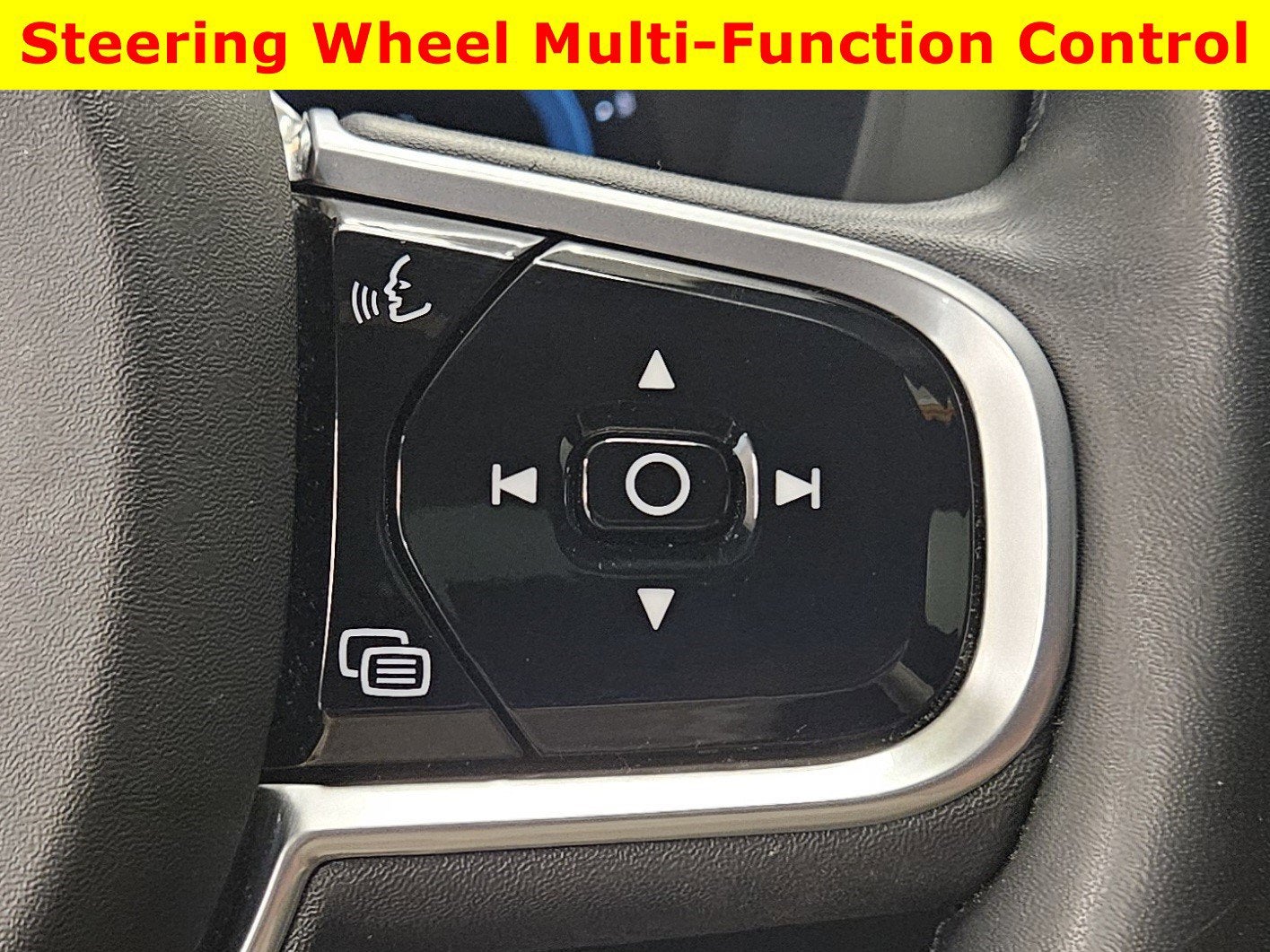 2022 Volvo XC60 R-Design