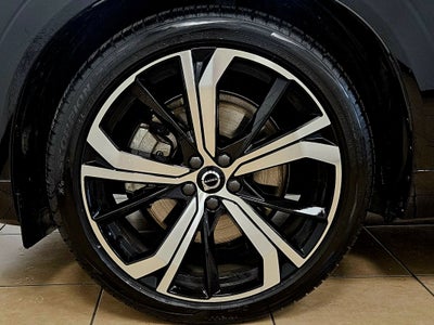 2022 Volvo XC60 R-Design
