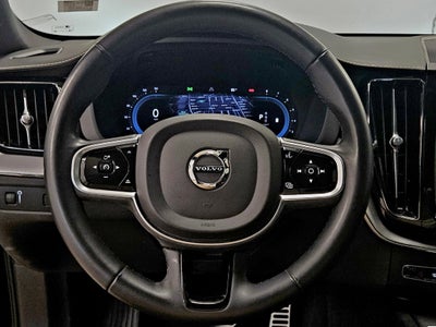 2022 Volvo XC60 R-Design