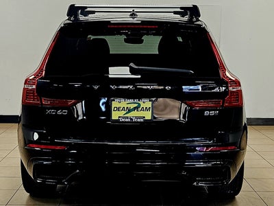 2022 Volvo XC60 R-Design