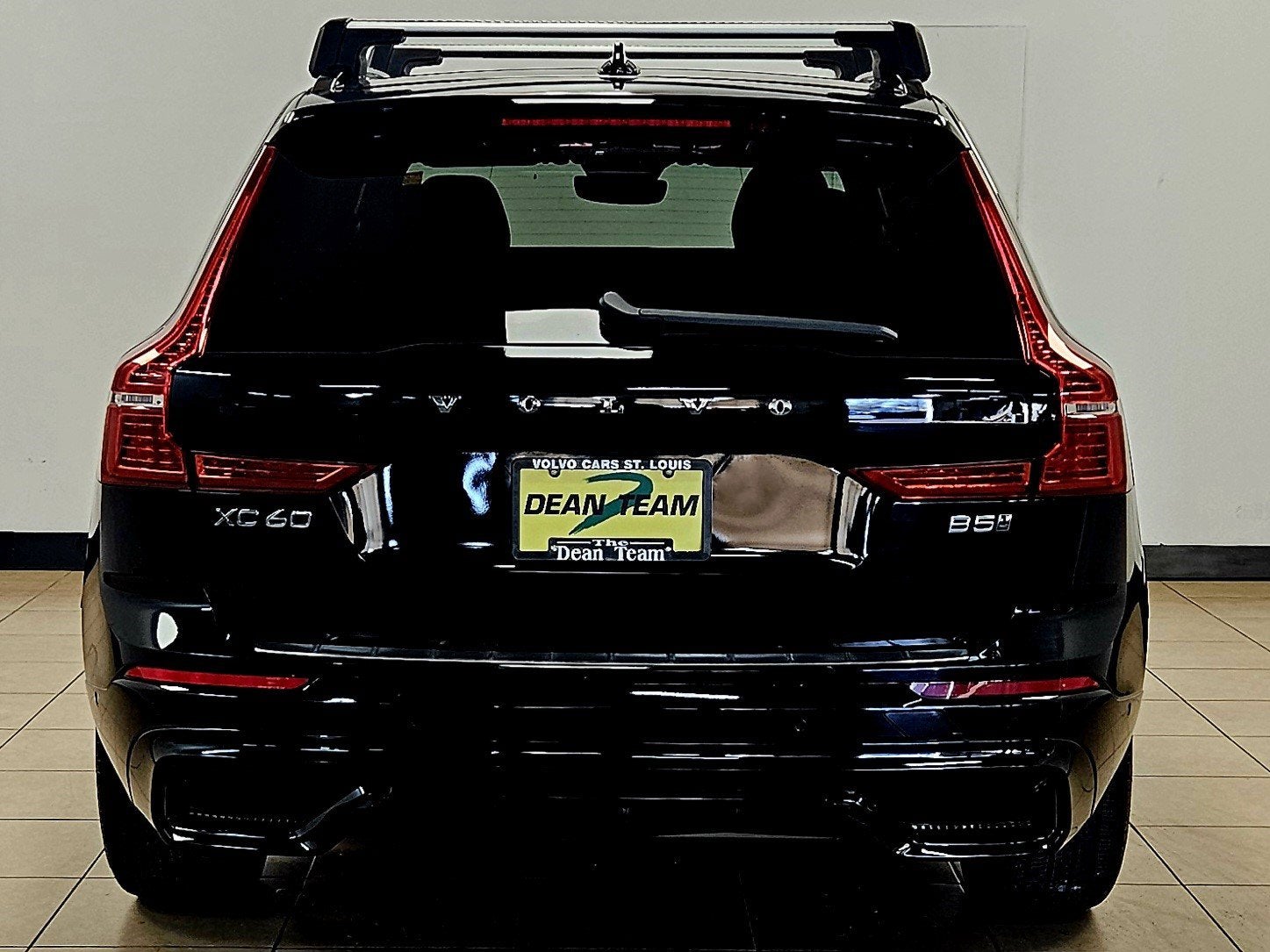 2022 Volvo XC60 R-Design