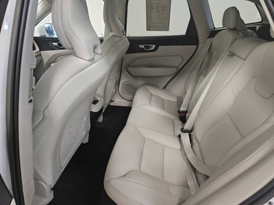 2023 Volvo XC60 Plus Bright Theme