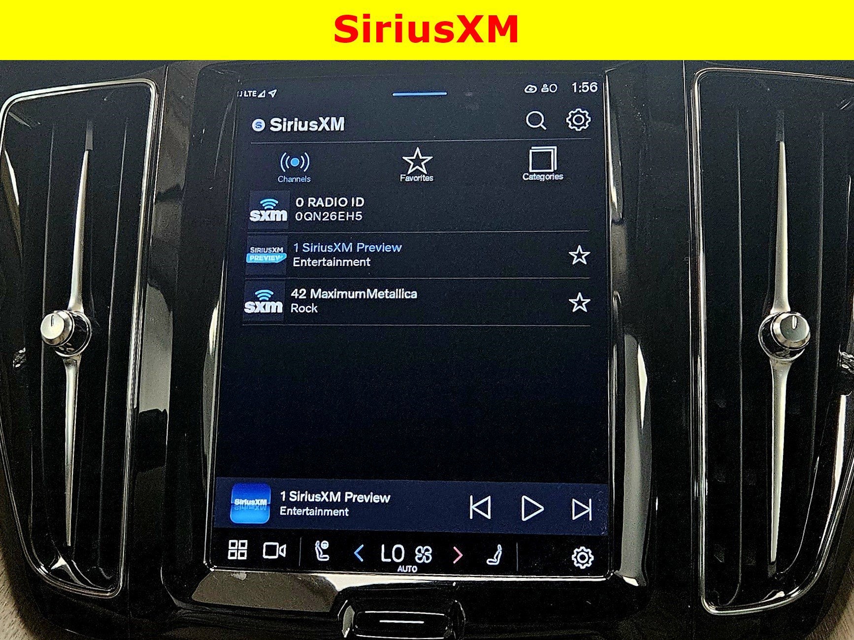 2023 Volvo XC60 Plus Bright Theme