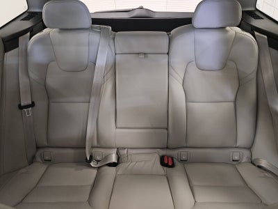 2023 Volvo XC60 Plus Bright Theme