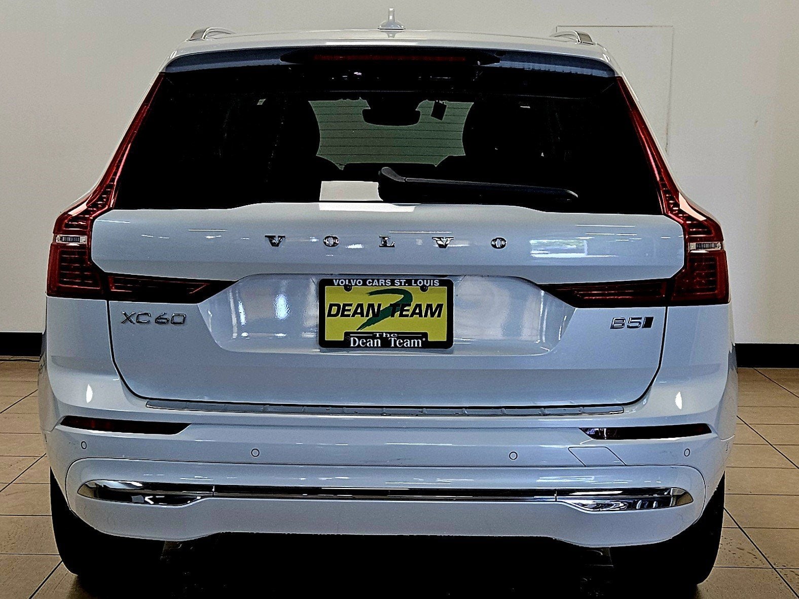 2023 Volvo XC60 Plus Bright Theme