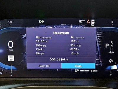 2023 Volvo XC40 Ultimate Bright Theme