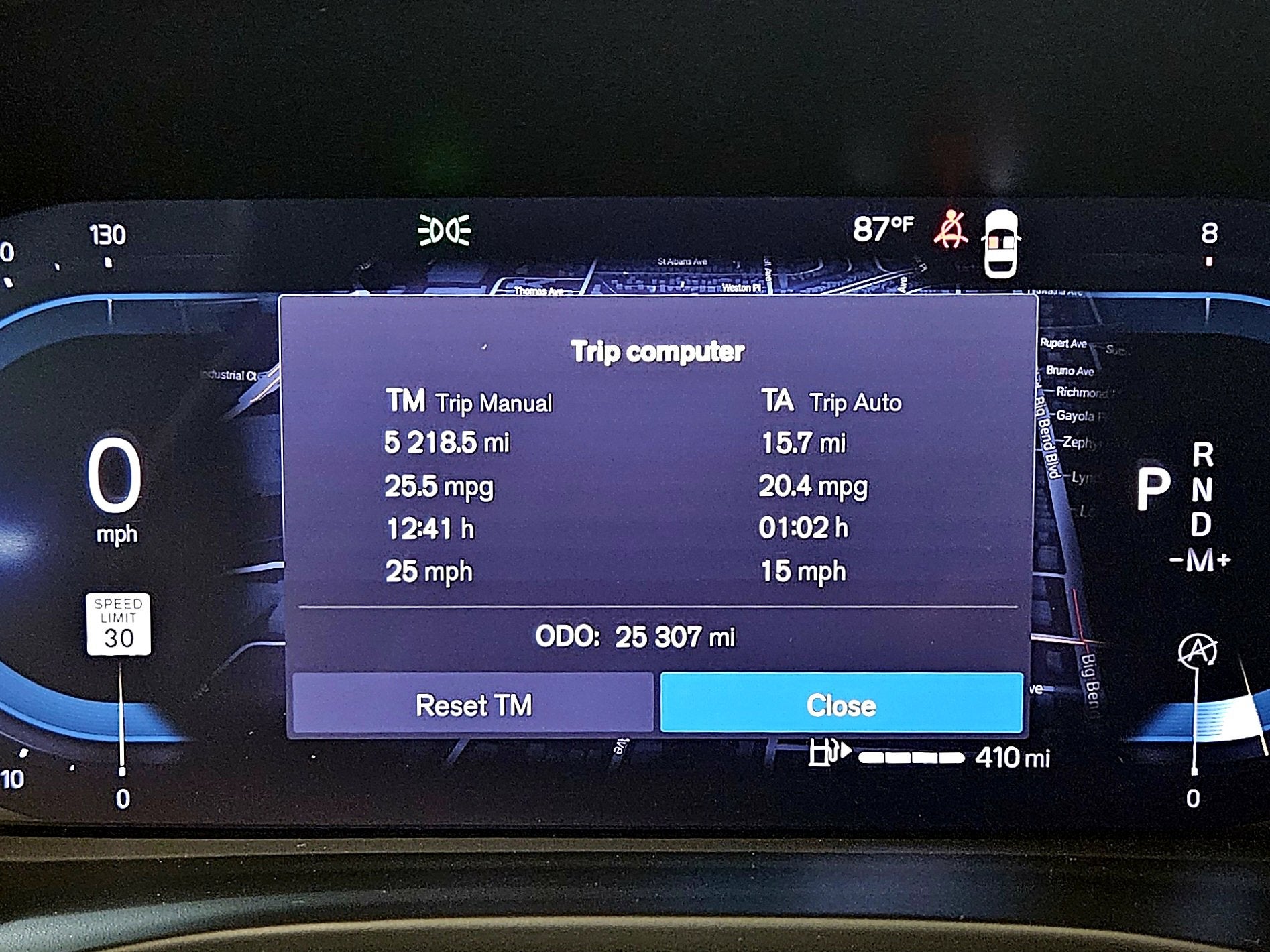 2023 Volvo XC40 Ultimate Bright Theme