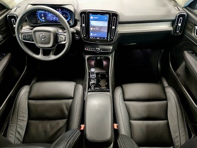 2023 Volvo XC40 Ultimate Bright Theme