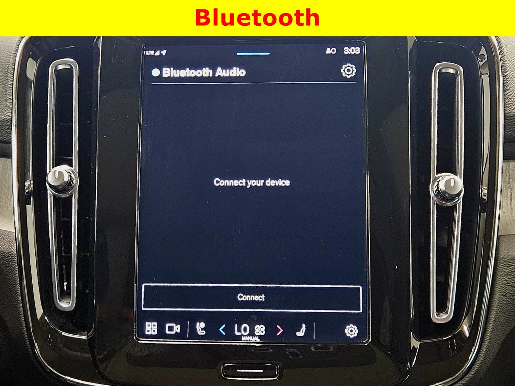 2023 Volvo XC40 Ultimate Bright Theme