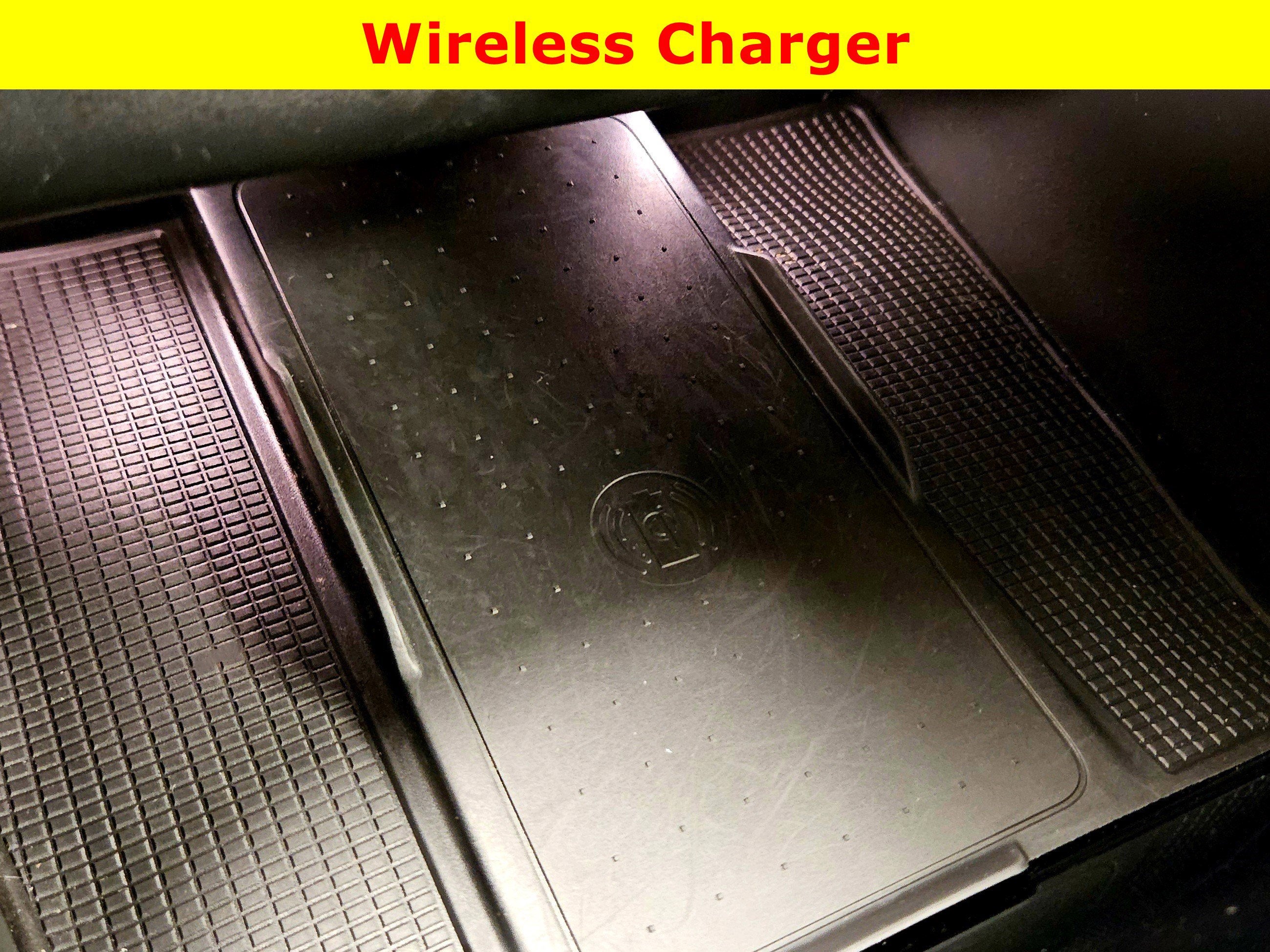 2023 Volvo XC40 Ultimate Bright Theme