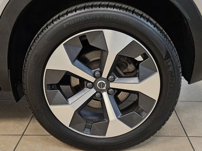 2023 Volvo XC40 Ultimate Bright Theme