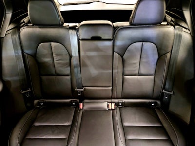 2023 Volvo XC40 Ultimate Bright Theme