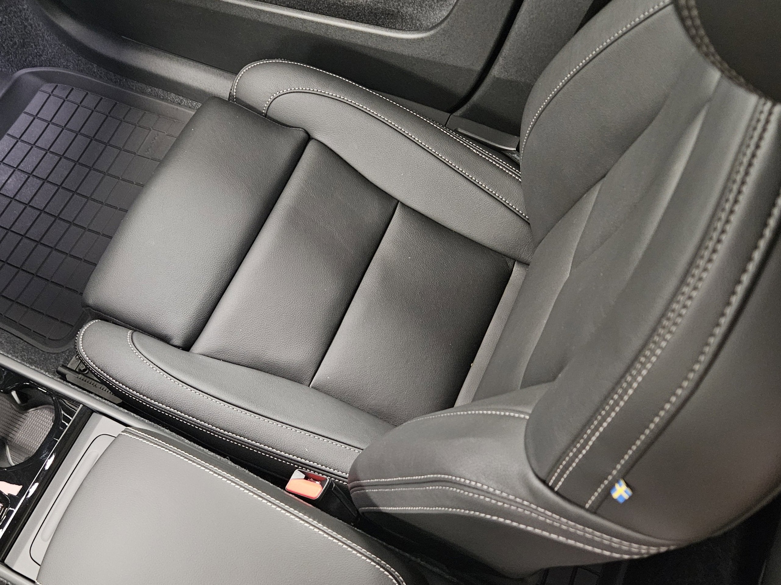 2026 Volvo XC40 Plus